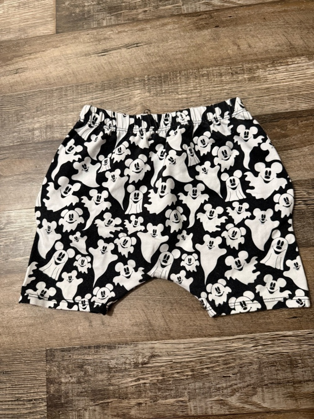 WRK- Wild Rich Kids Black & White Ghost Print Shorts 3/4